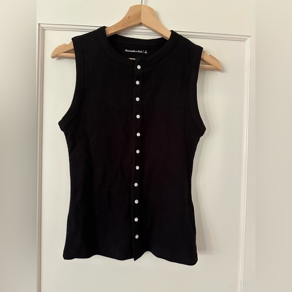Abercrombie & Fitch Black Button Down Sleeveless Shirt - Small - NWT
